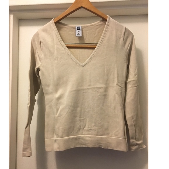Womens Gap V-Neck cream top - Picture 1 of 4